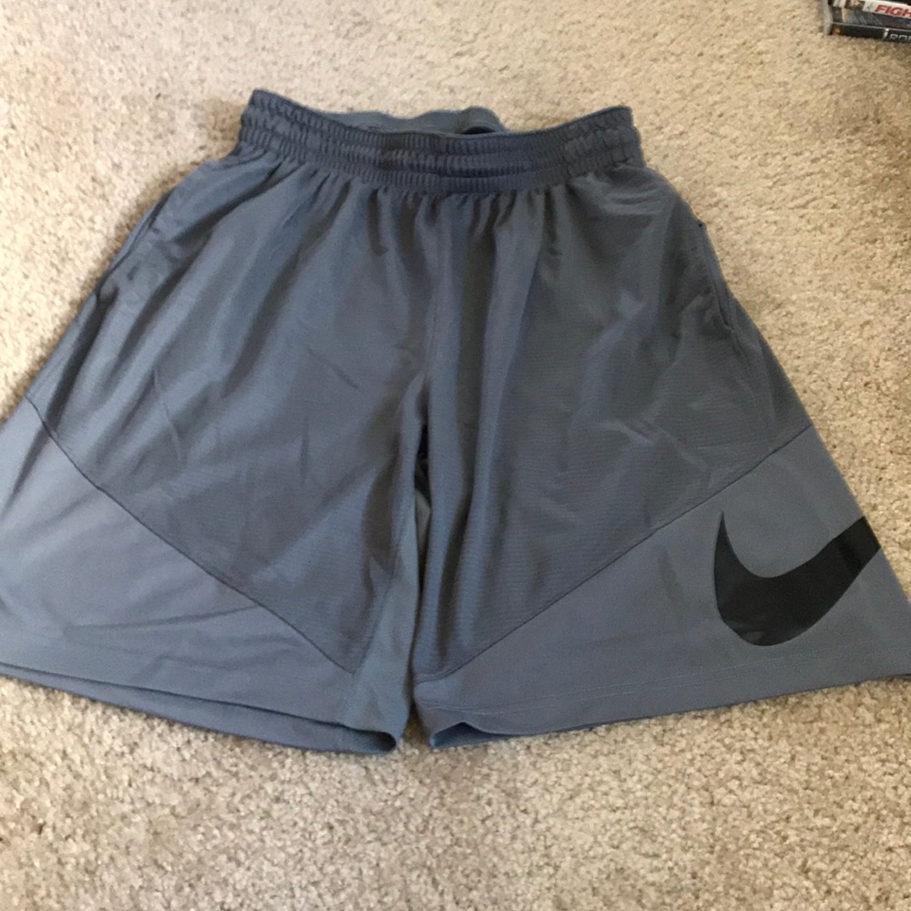 Men’s Nike Basketball Shorts Size Large